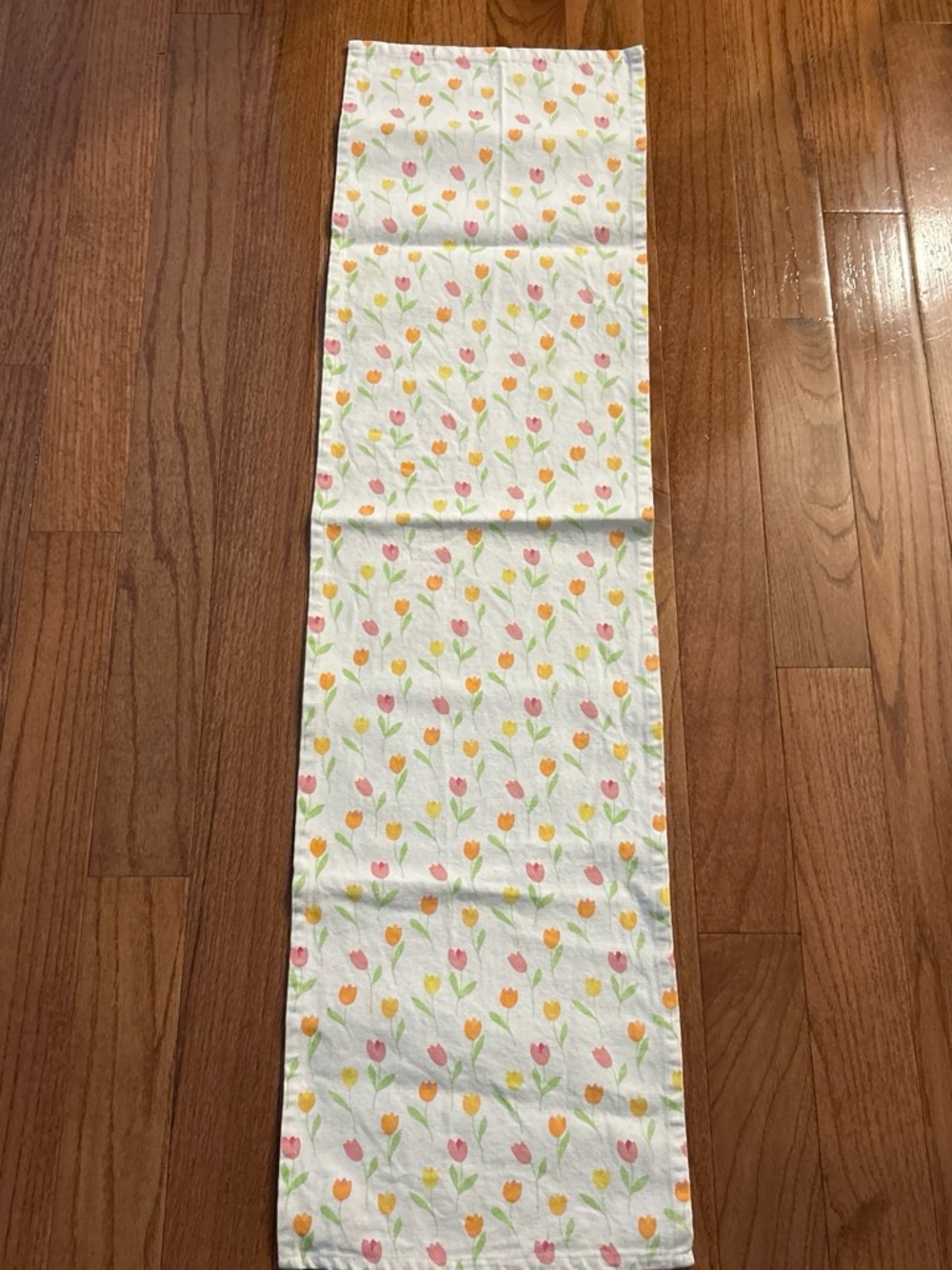 Spring Tulip Table Runner - White with Pink, Yellow & Orange Tulips